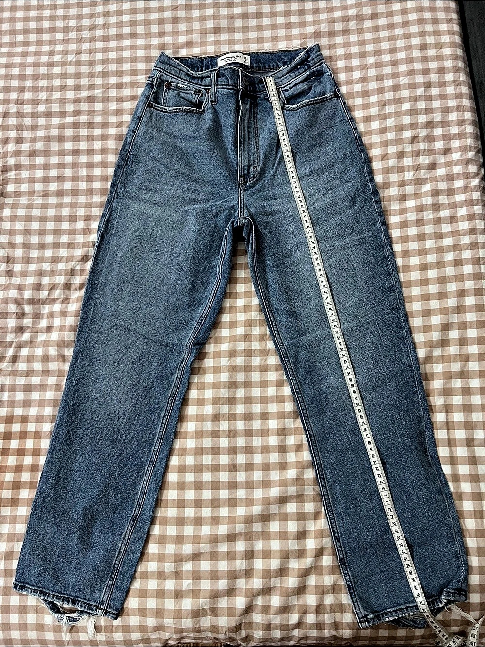 Abercrombie Curve Love Ultra High Rise Ankle Straight Jeans – Size 27